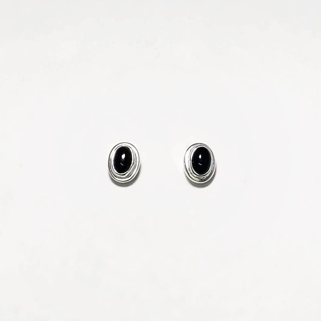 Black Onyx Stud Earrings - Rocks and Gems Canada