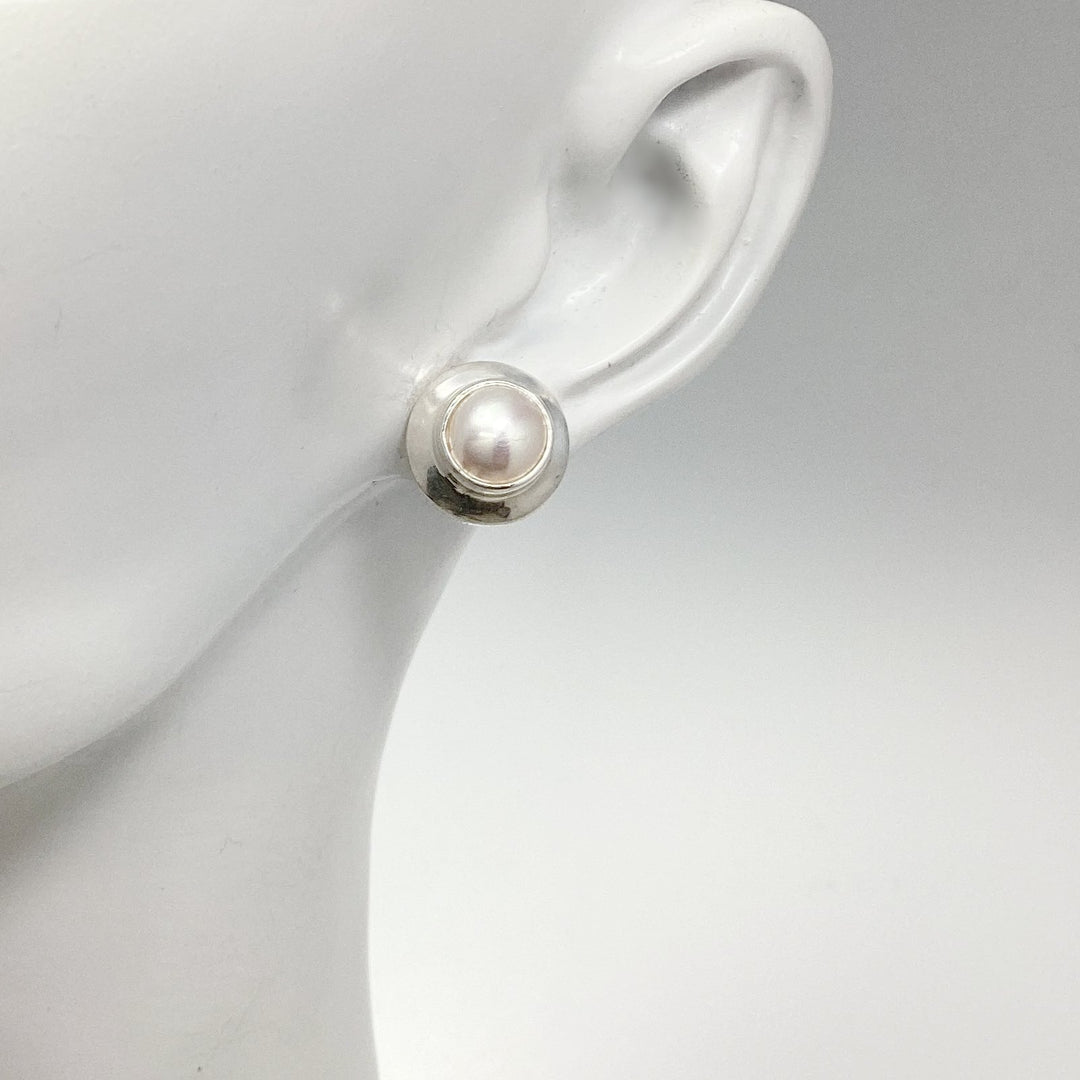 Pearl Stud Earrings - Rocks and Gems Canada