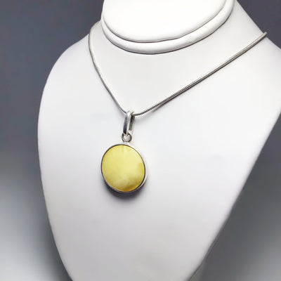 Butterscotch Amber Pendant - Medium Circle