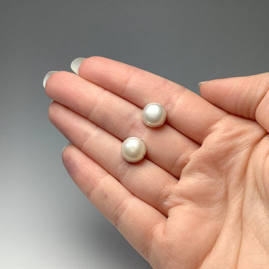 Pearl Stud Earrings - Rocks and Gems Canada