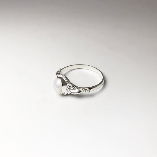 Freshwater Pearl Ring - Rocks and Gems Canada
