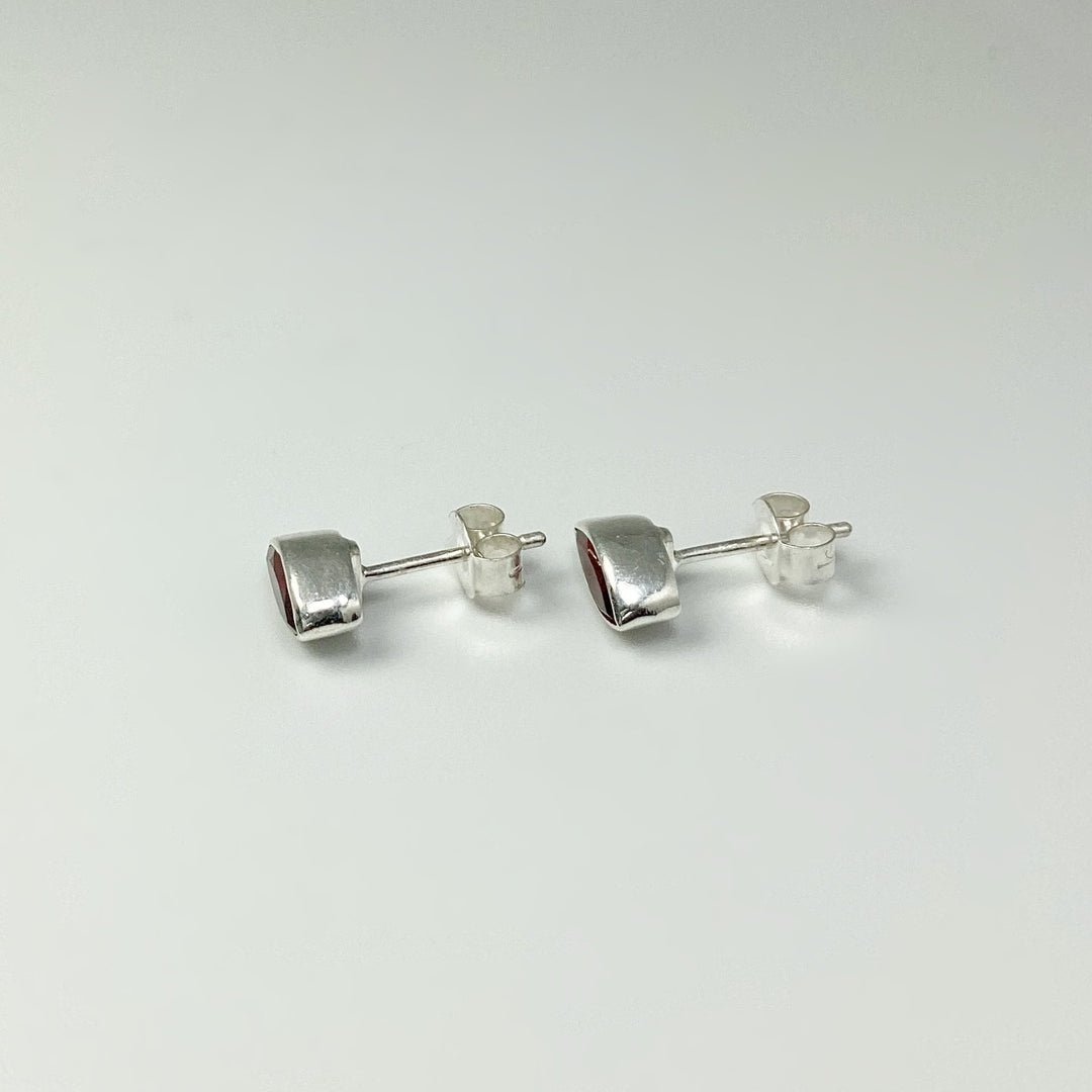 Garnet Stud Earrings - Rocks and Gems Canada