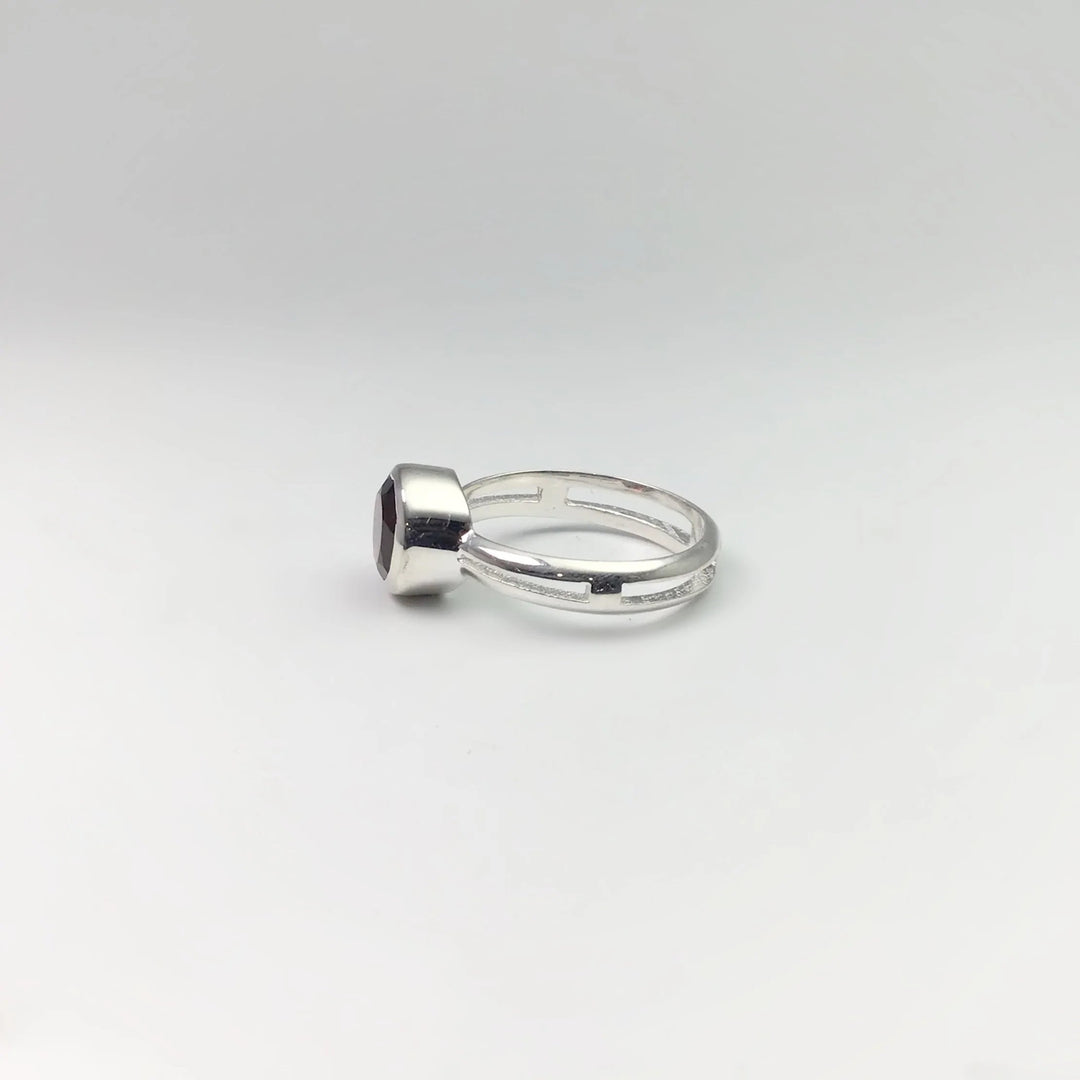 Garnet Ring - Rocks and Gems Canada