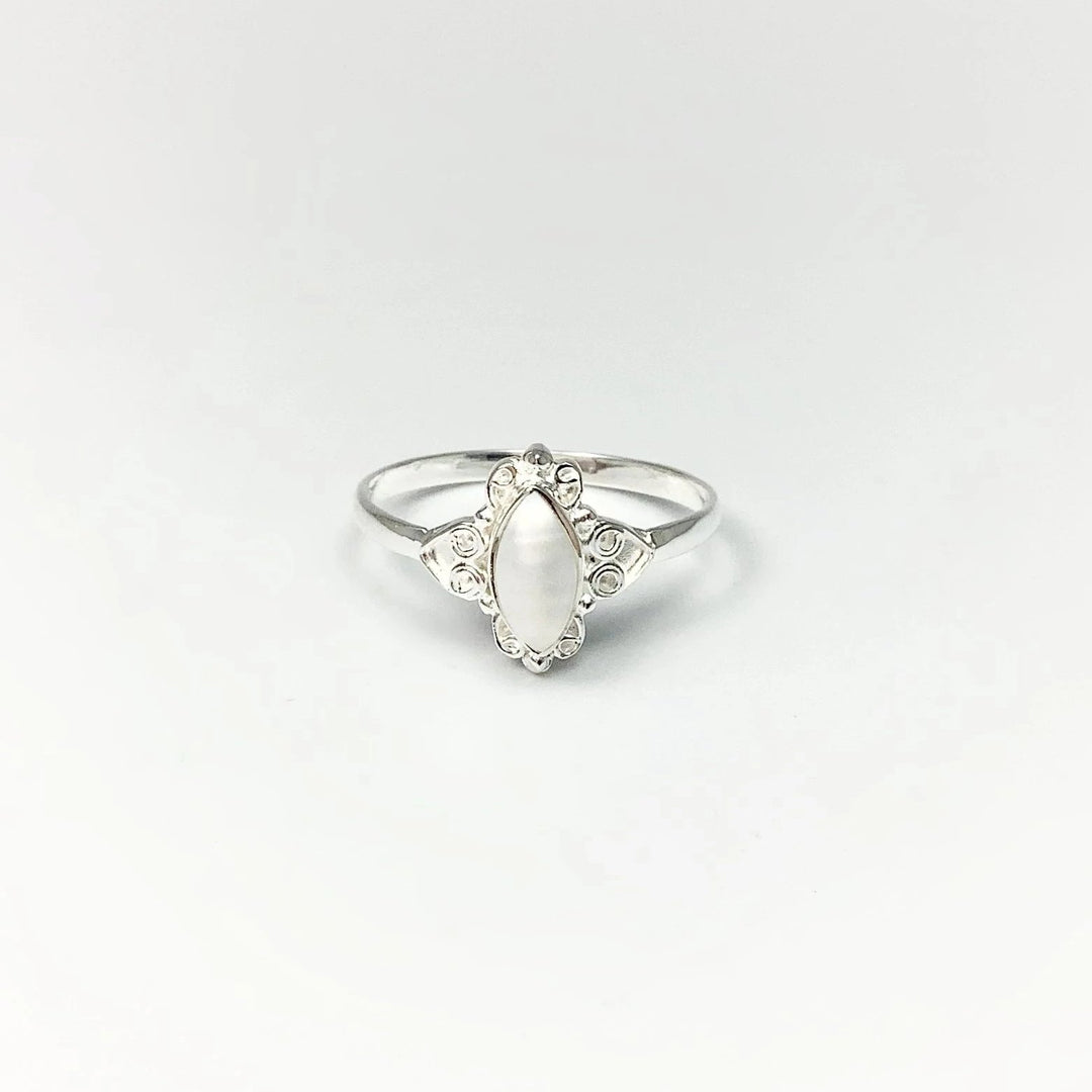 Freshwater Pearl Ring - Rocks and Gems Canada
