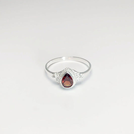 Garnet Ring - Rocks and Gems Canada