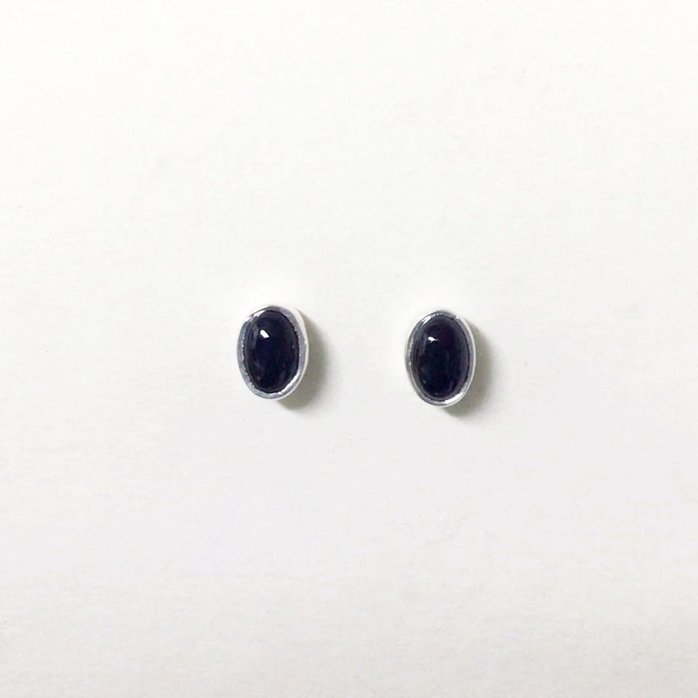 Black Onyx Stud Earrings - Rocks and Gems Canada