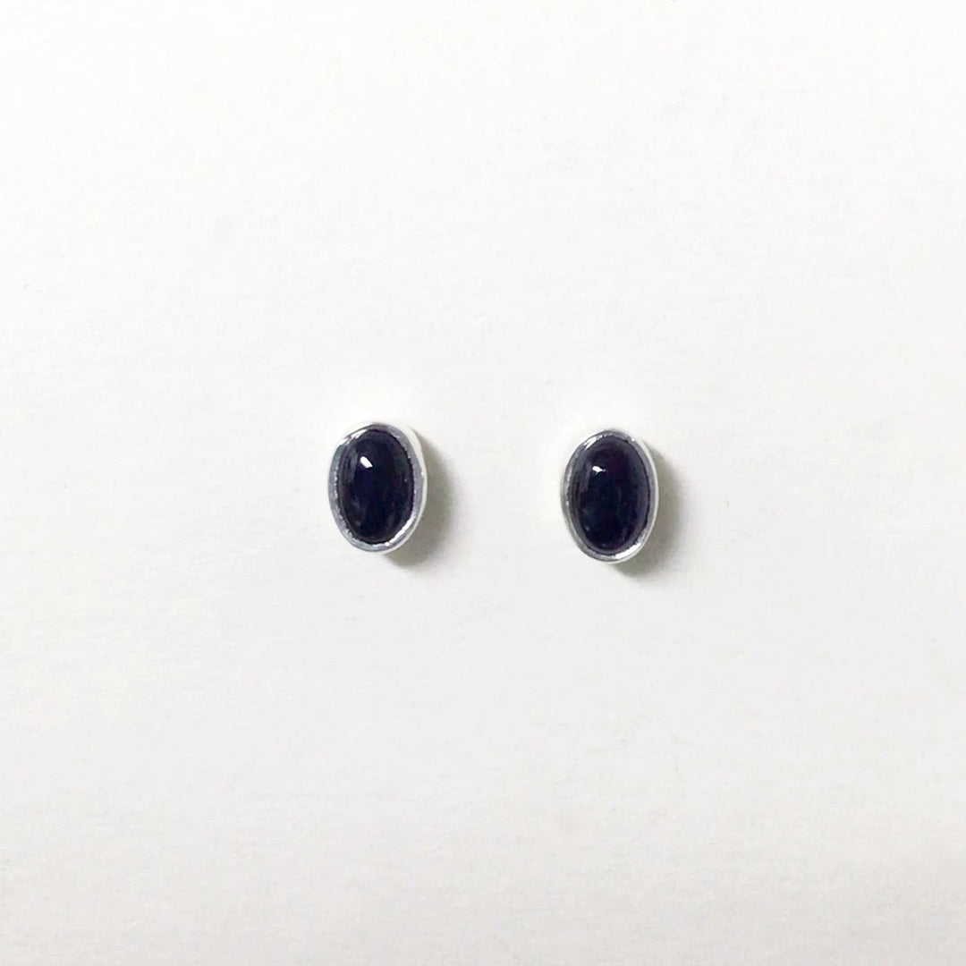 Black Onyx Stud Earrings - Rocks and Gems Canada