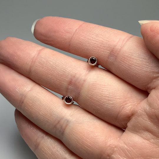 Garnet Stud Earrings - Rocks and Gems Canada