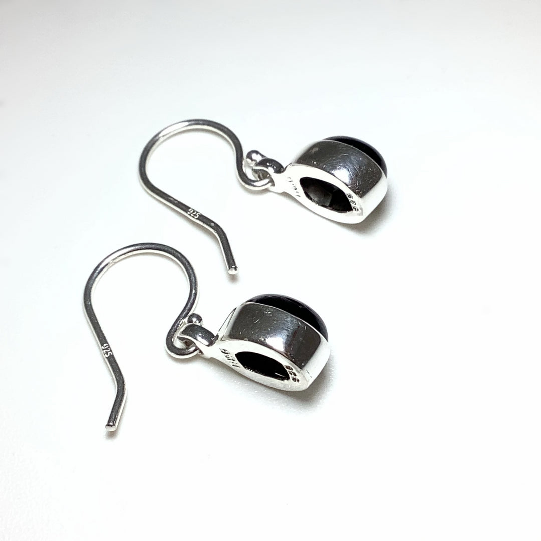 Black Onyx Dangle Earrings - Rocks and Gems Canada