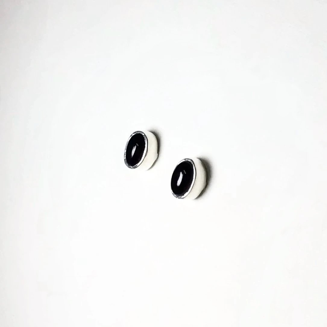 Black Onyx Stud Earrings - Rocks and Gems Canada