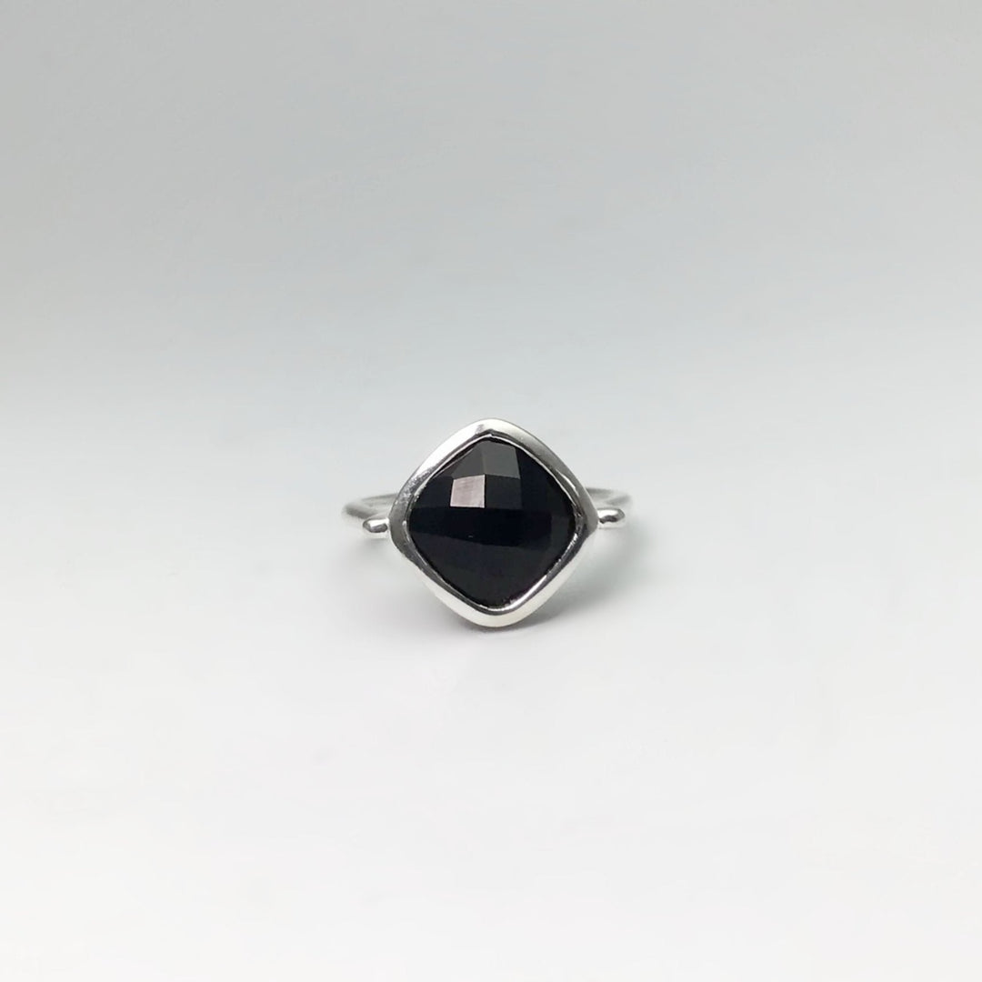 Black Onyx Ring - Rocks and Gems Canada