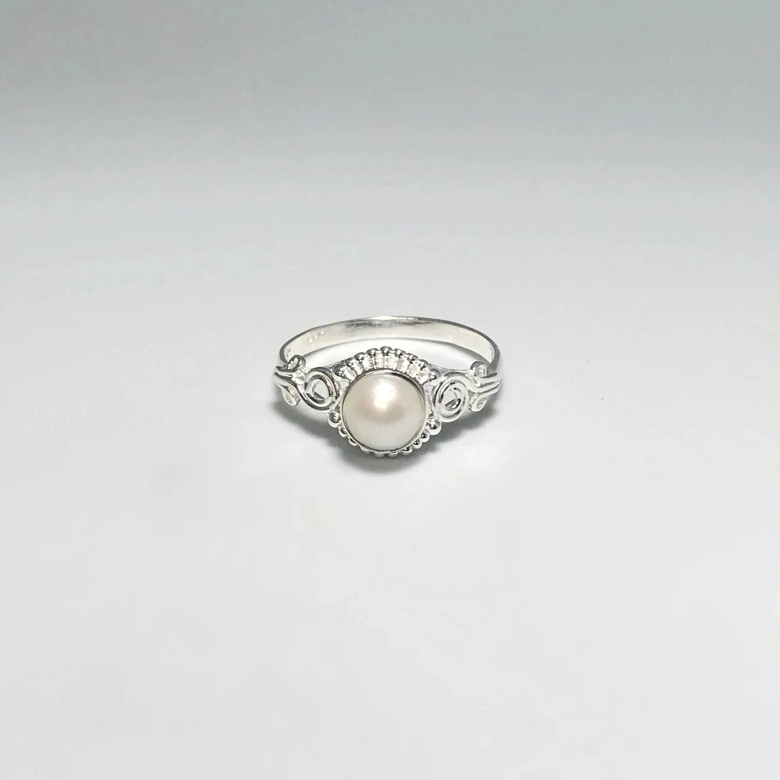 Freshwater Pearl Ring - Rocks and Gems Canada