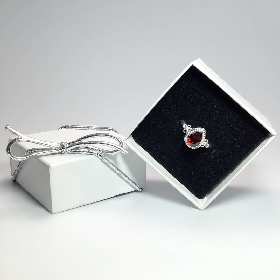 Garnet Ring - Rocks and Gems Canada