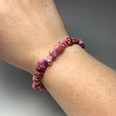 Pink Crazy Lace Agate Chip Beaded Bracelet