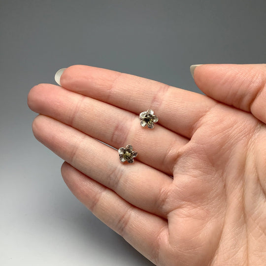 Green Amber Flower Stud Earrings - Rocks and Gems Canada