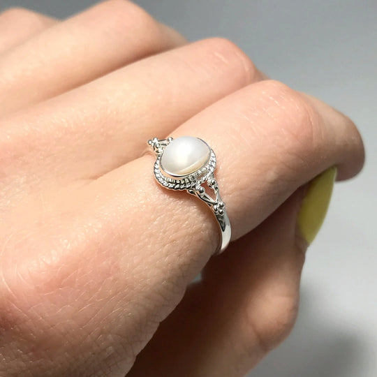 Freshwater Pearl Ring - Rocks and Gems Canada