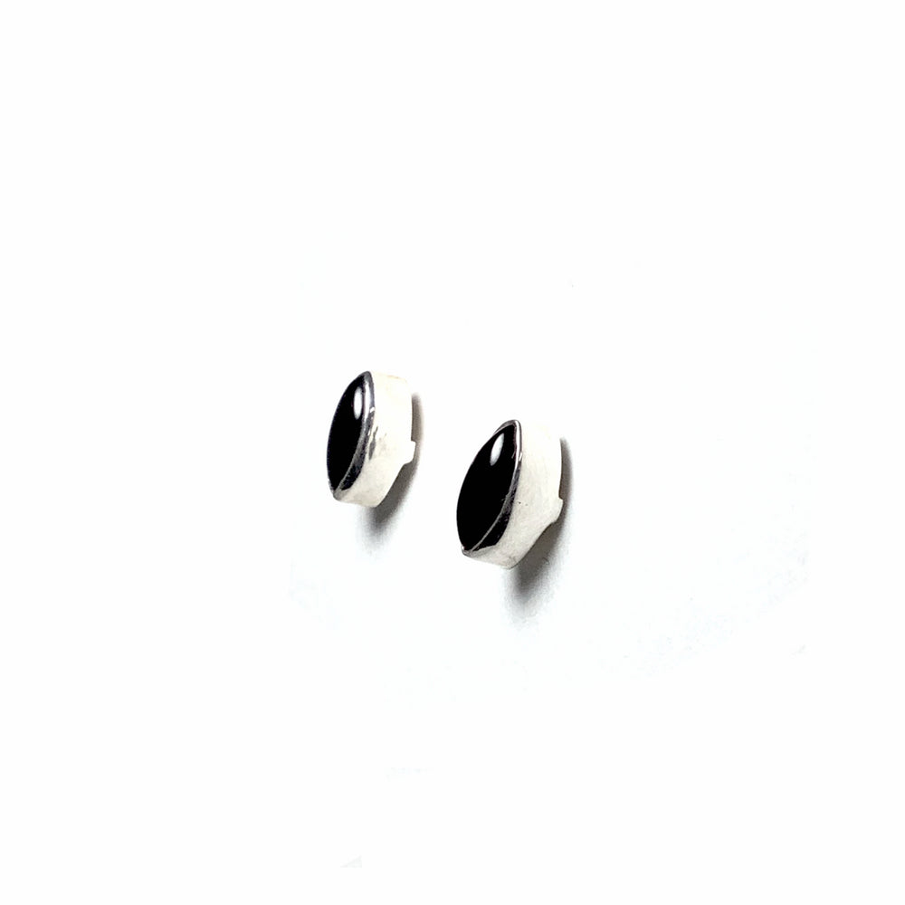 Black Onyx Stud Earrings - Rocks and Gems Canada