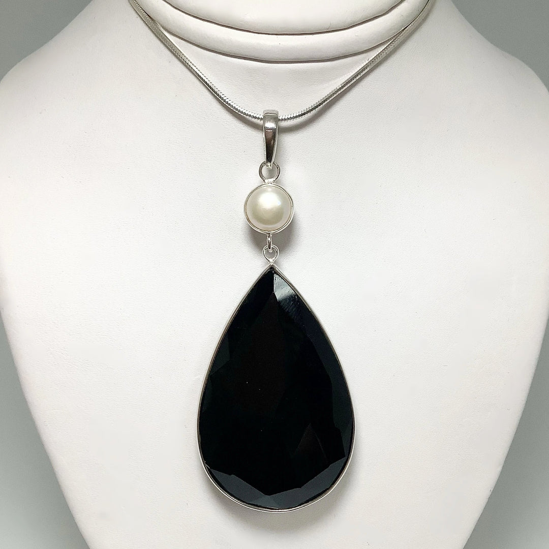 Faceted Black Onyx and Pearl Pendant - Rocks and Gems Canada