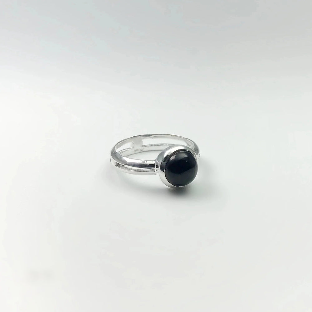 Black Onyx Ring - Rocks and Gems Canada