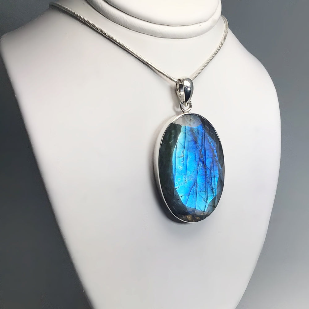 Faceted Labradorite Pendant - Rocks and Gems Canada