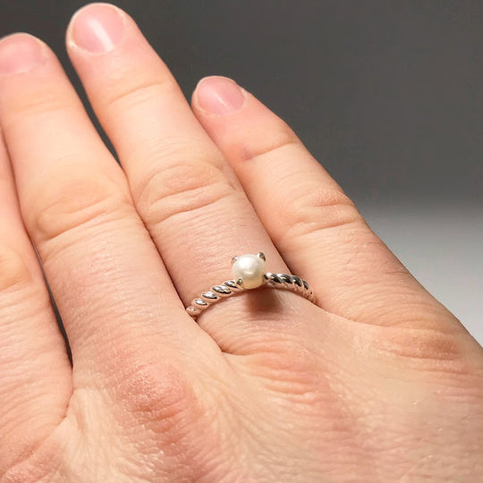 Freshwater Pearl Ring - Rocks and Gems Canada