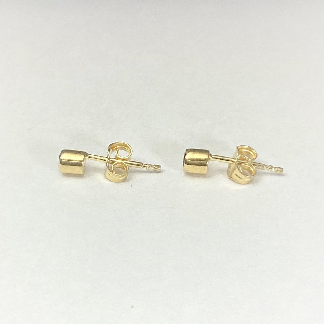 Garnet Stud Earrings - Rocks and Gems Canada