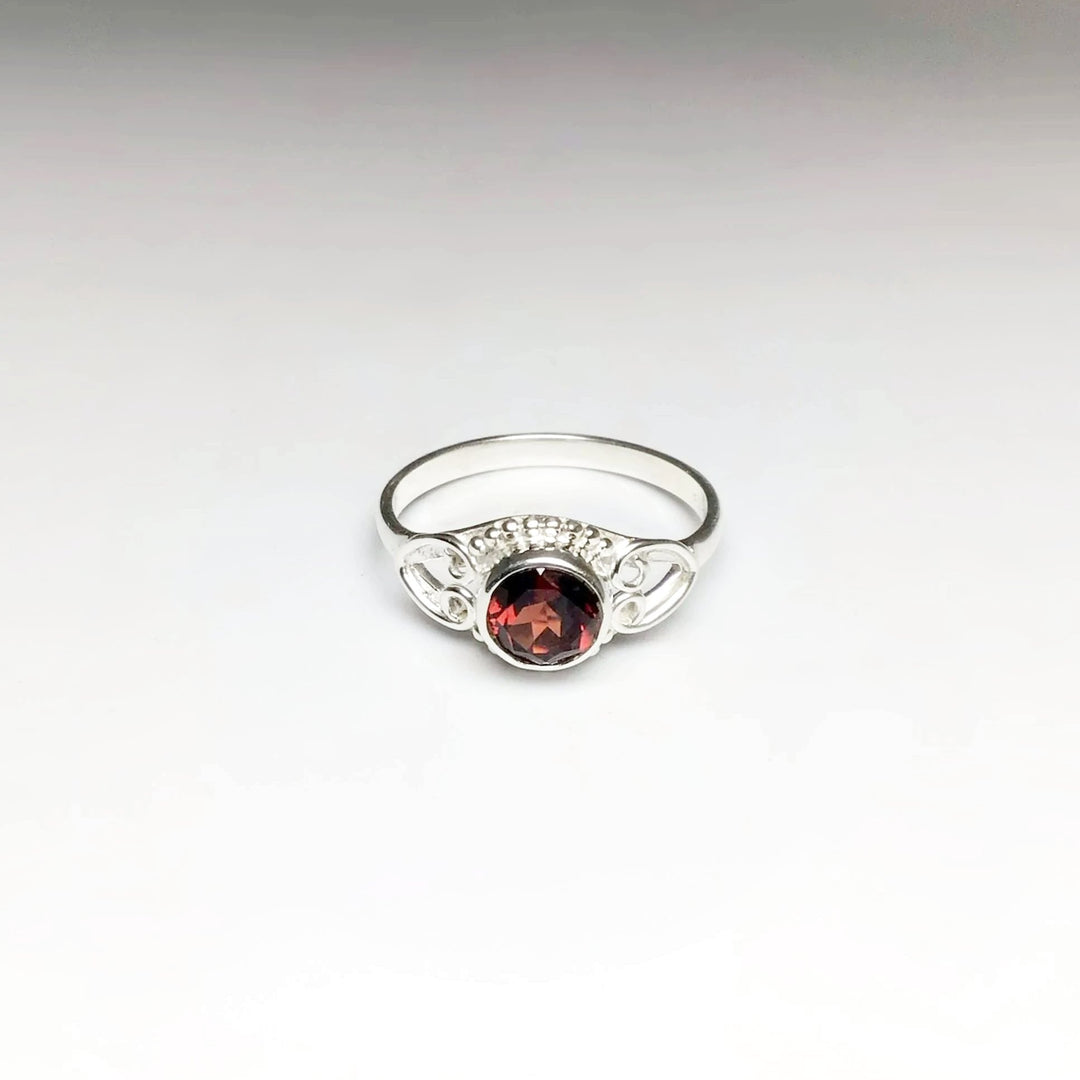 Garnet Ring - Rocks and Gems Canada