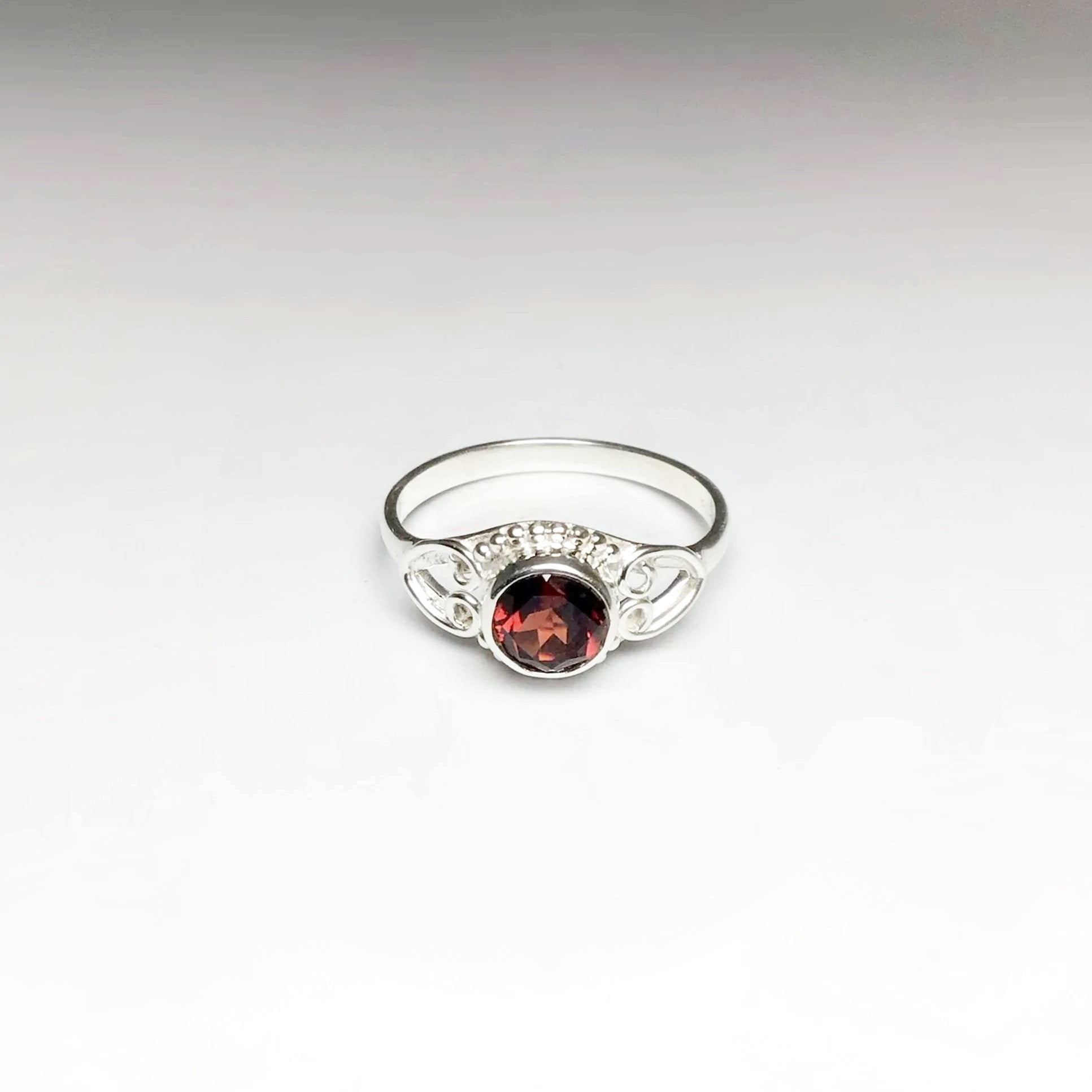 Garnet Ring - Rocks and Gems Canada