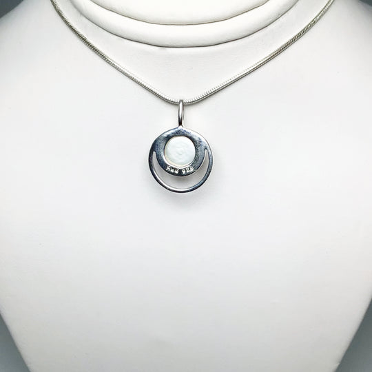 Pearl Pendant - Rocks and Gems Canada