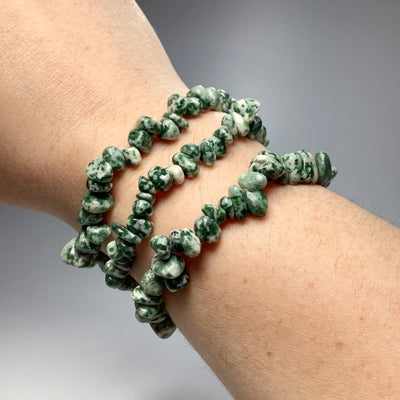 Green Dot Jade Chip Beaded Bracelet
