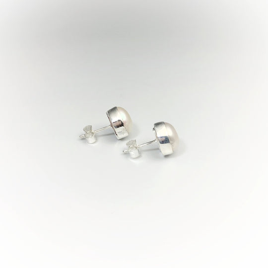 Pearl Stud Earrings - Rocks and Gems Canada
