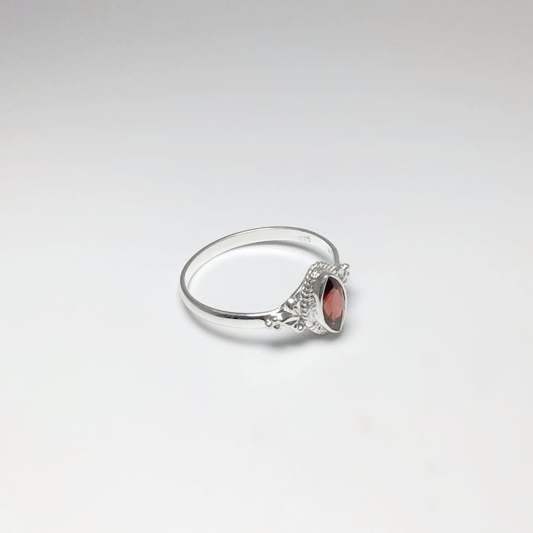Garnet Ring - Rocks and Gems Canada