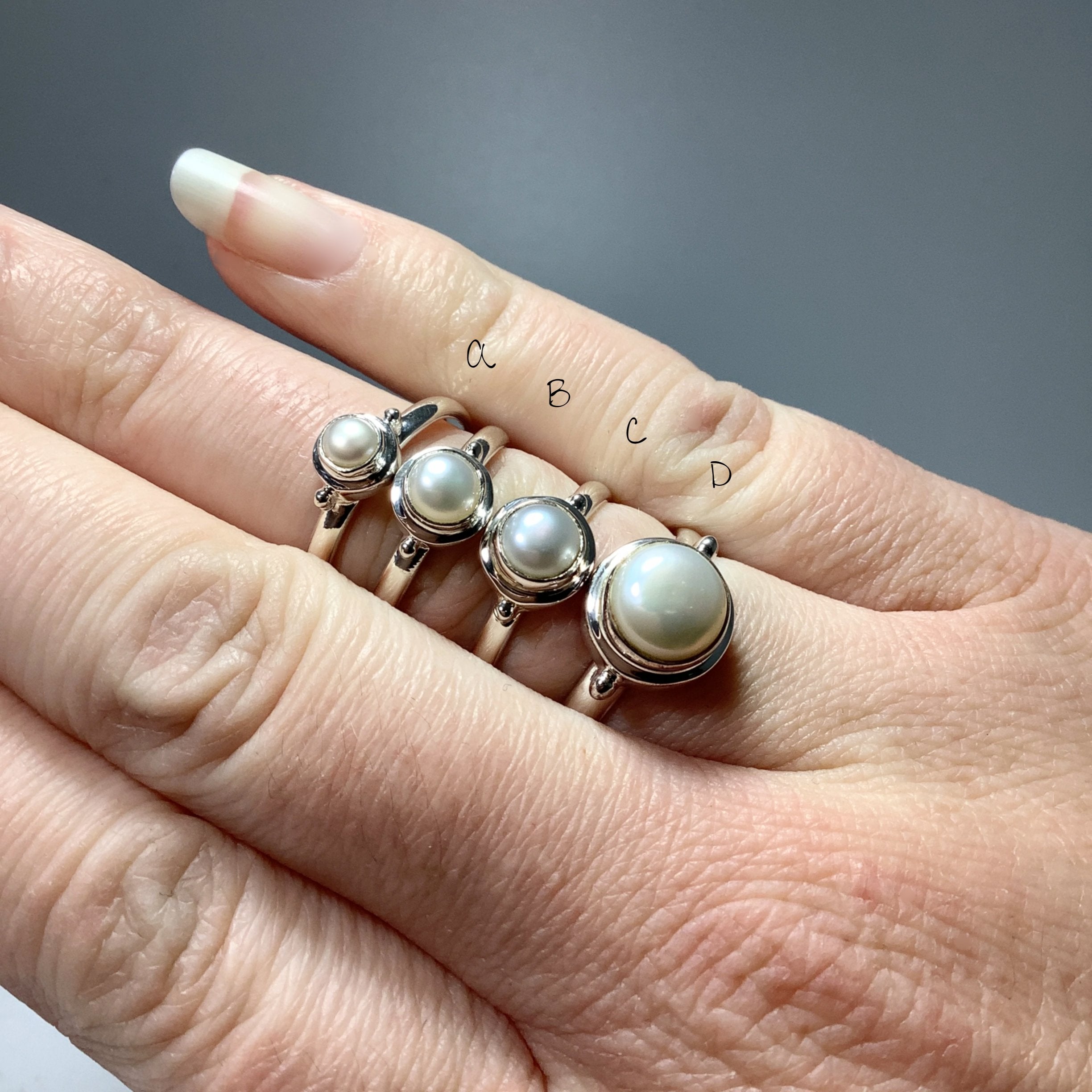 Freshwater pearl ring outlet