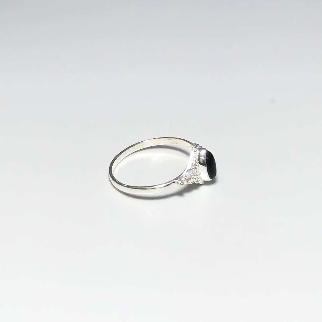 Black Onyx Ring - Rocks and Gems Canada