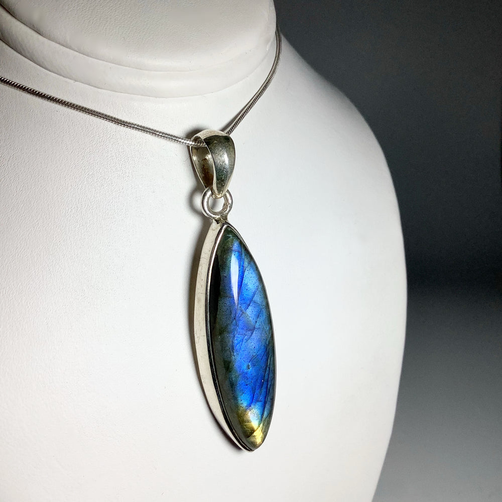 Labradorite Pendant - Rocks and Gems Canada
