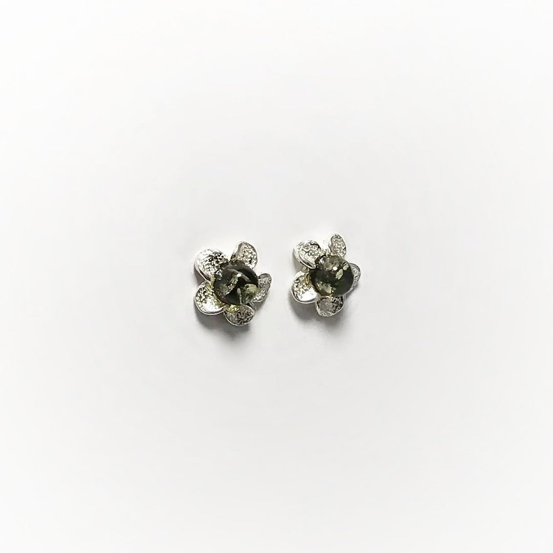 Green Amber Flower Stud Earrings - Rocks and Gems Canada