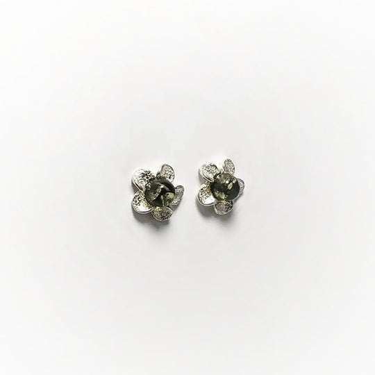 Green Amber Flower Stud Earrings - Rocks and Gems Canada