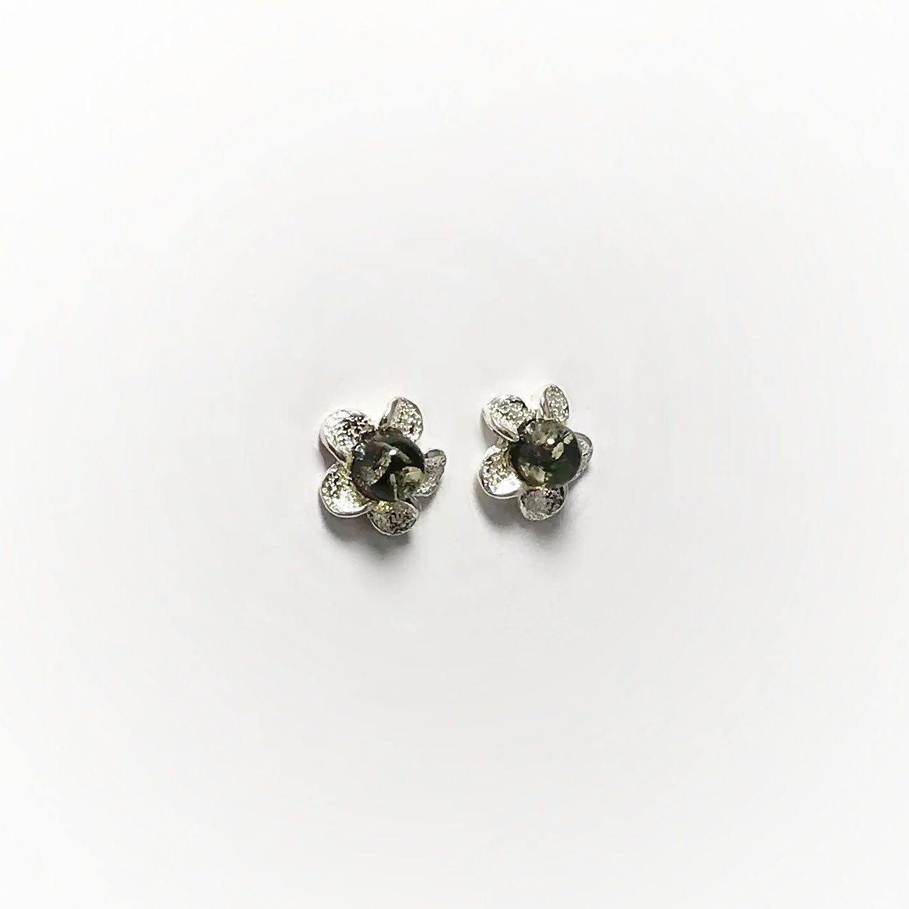 Green Amber Flower Stud Earrings