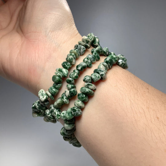 Green Dot Jade Chip Beaded Bracelet - Rocks and Gems Canada