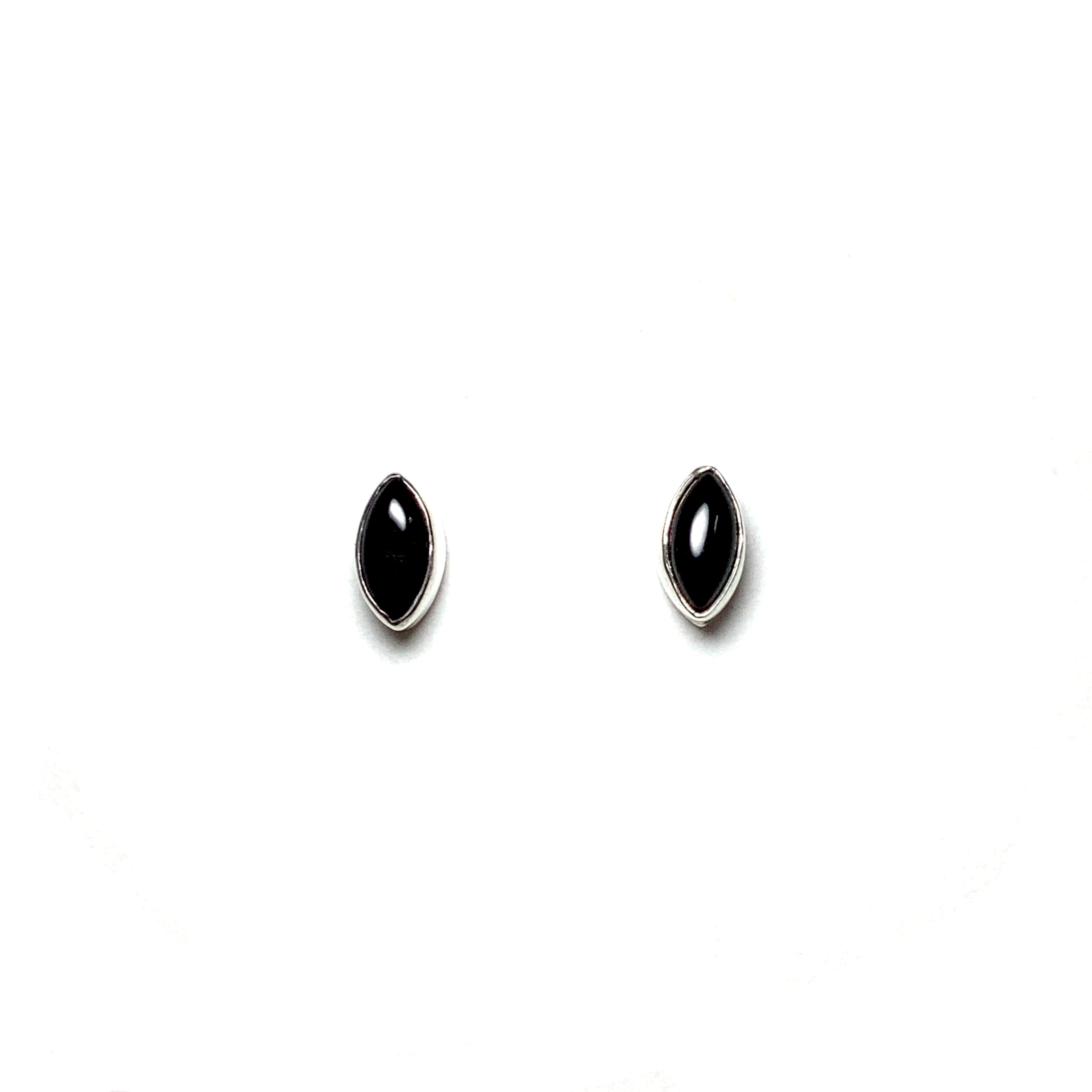 Black Onyx Stud Earrings - Rocks and Gems Canada