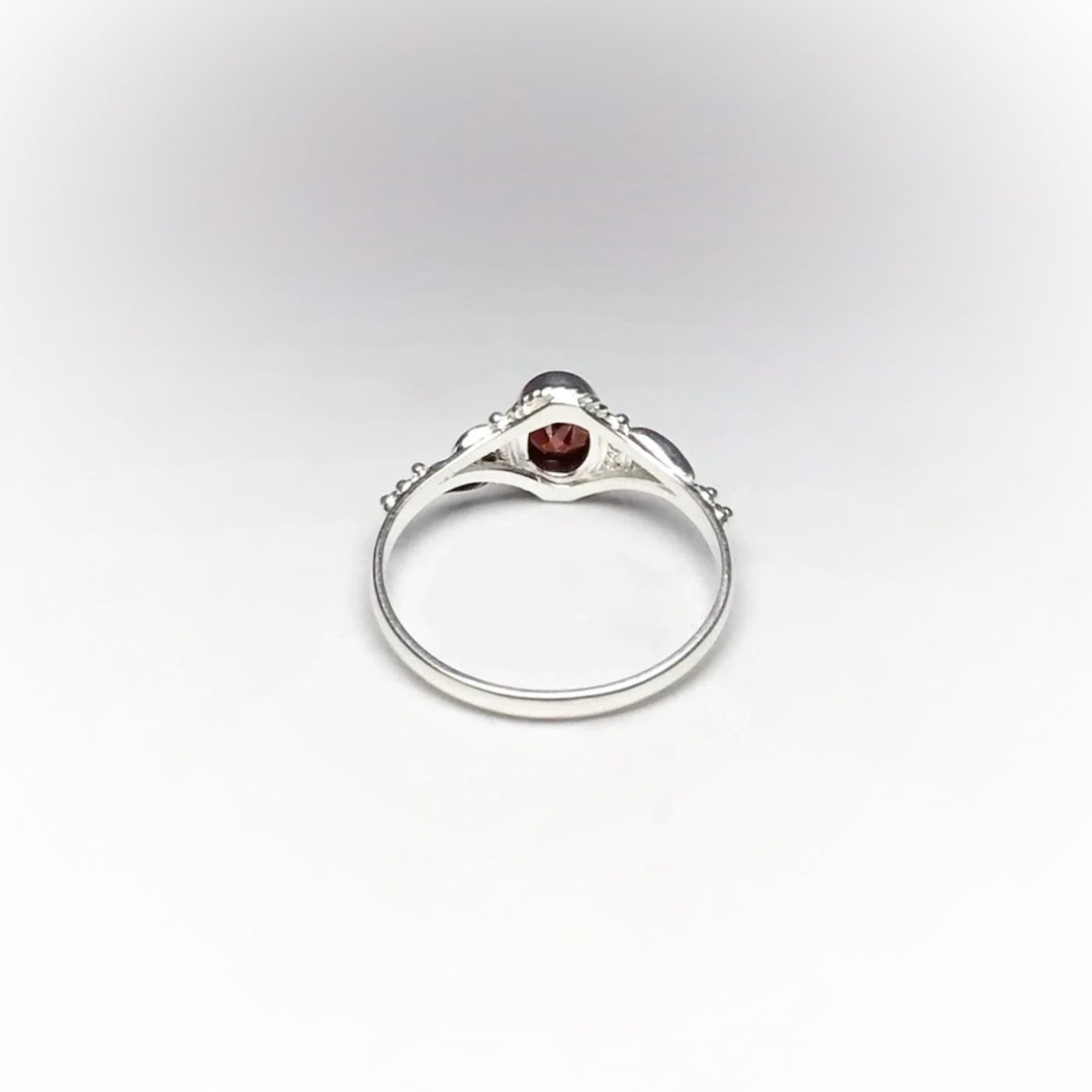 Garnet Ring - Rocks and Gems Canada