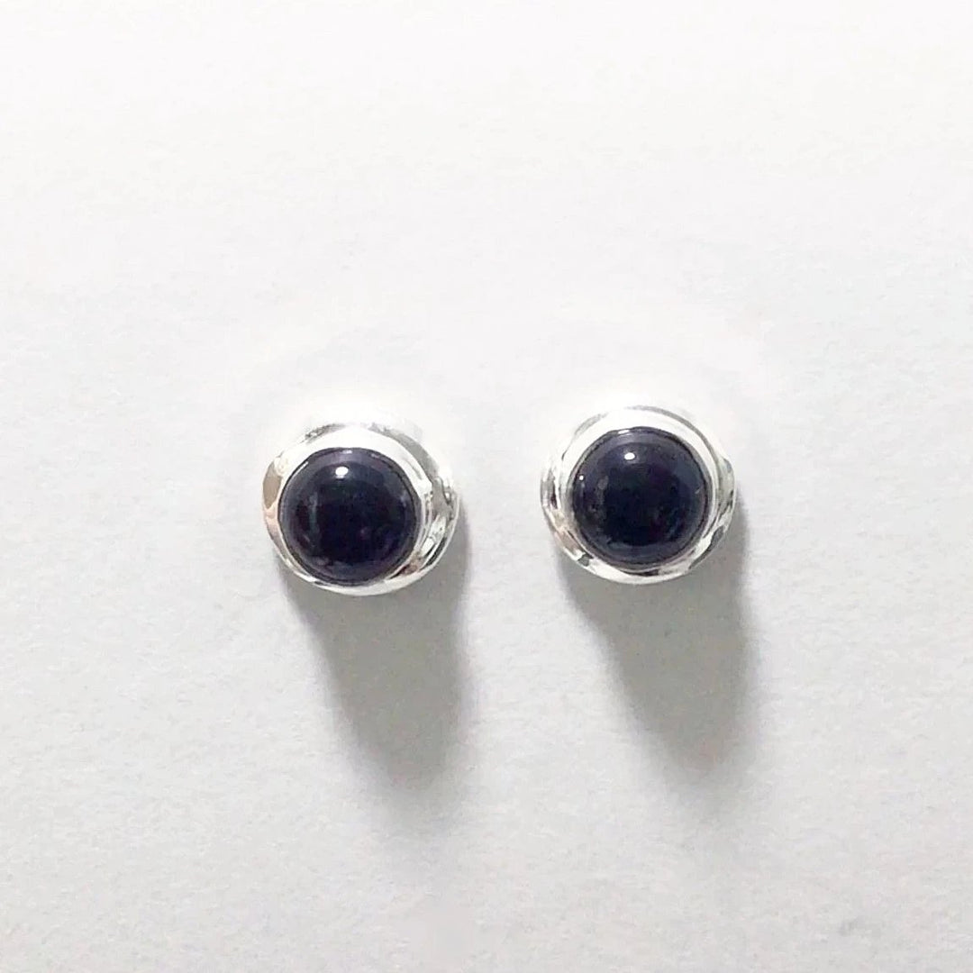 Black Onyx Stud Earrings - Rocks and Gems Canada