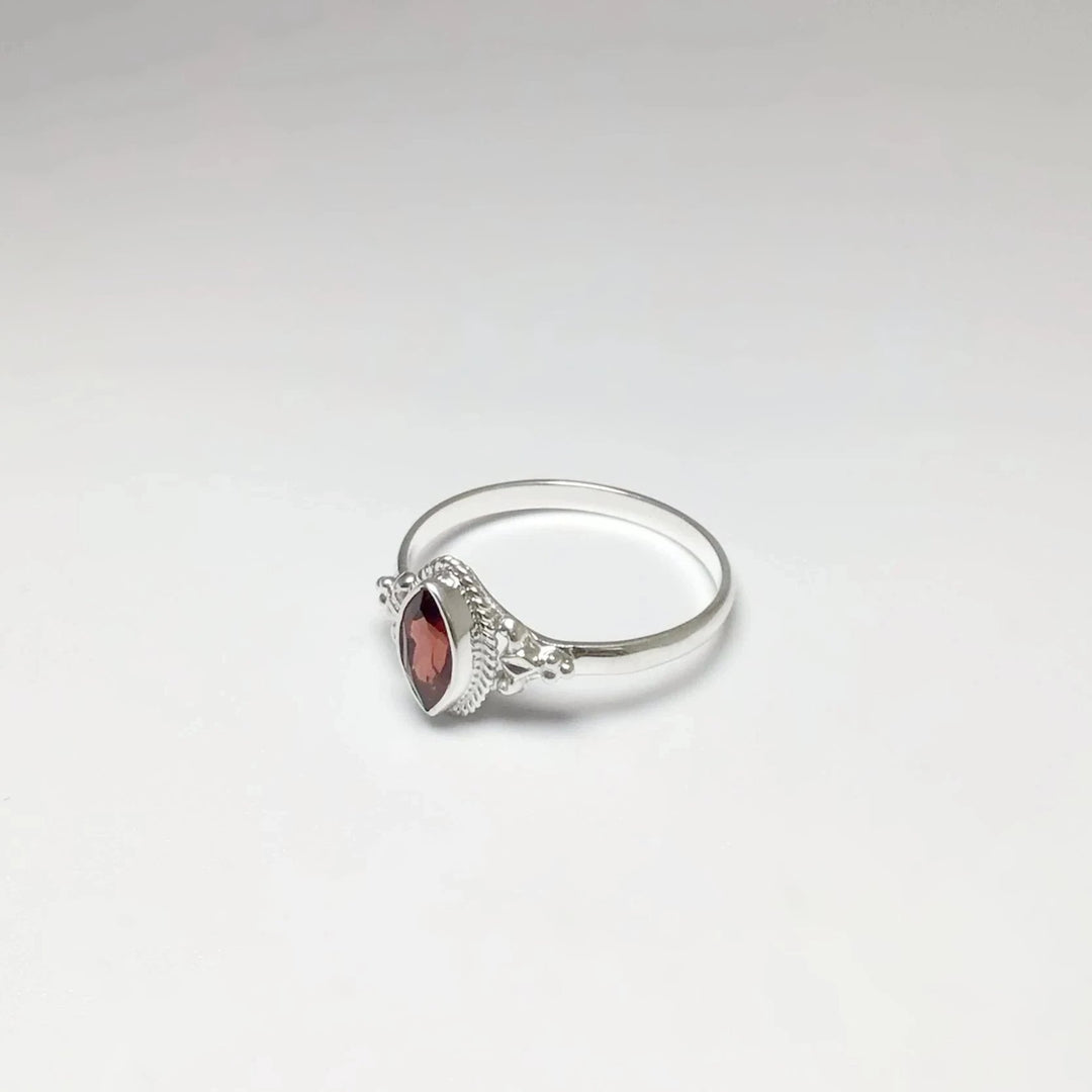 Garnet Ring - Rocks and Gems Canada
