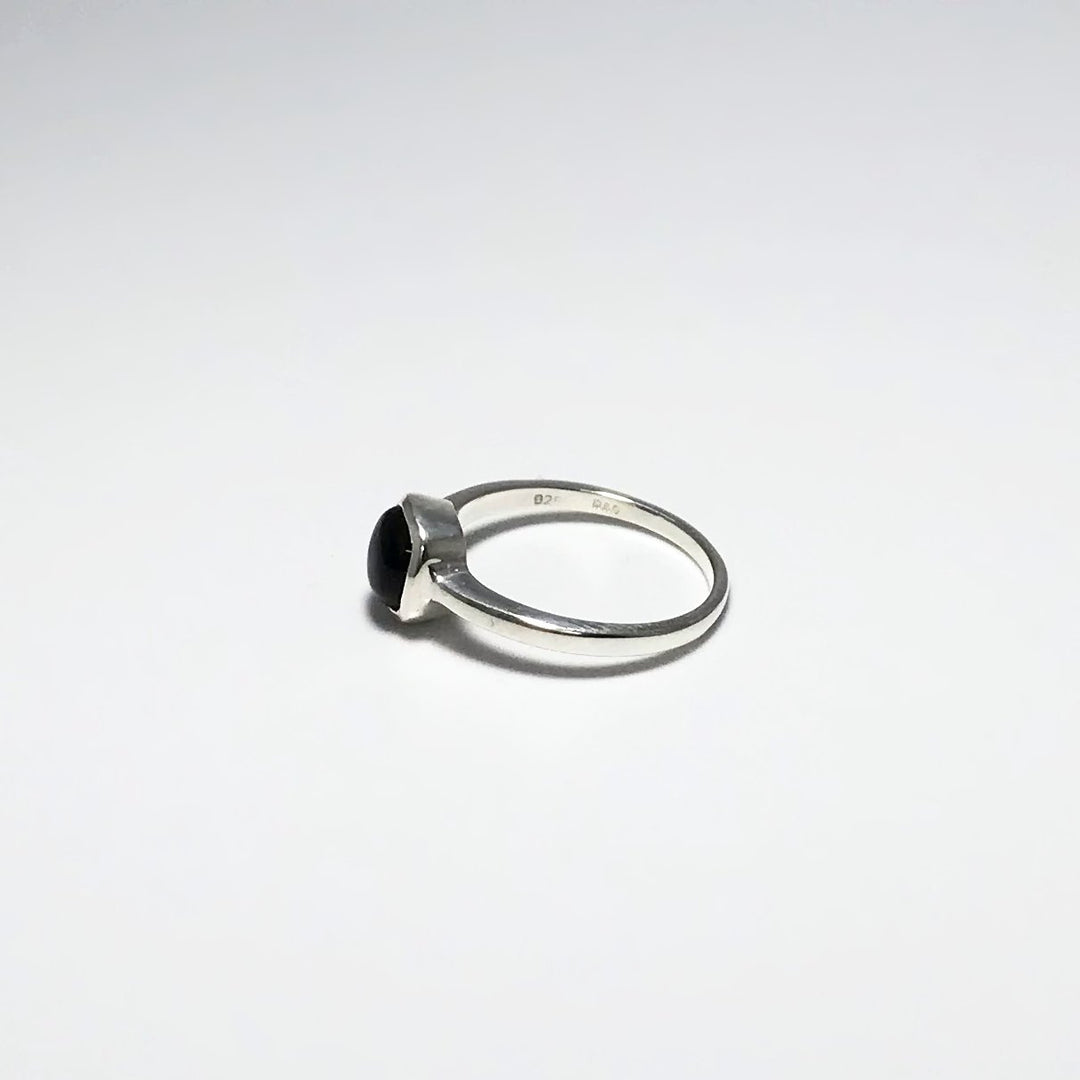 Black Onyx Ring - Rocks and Gems Canada