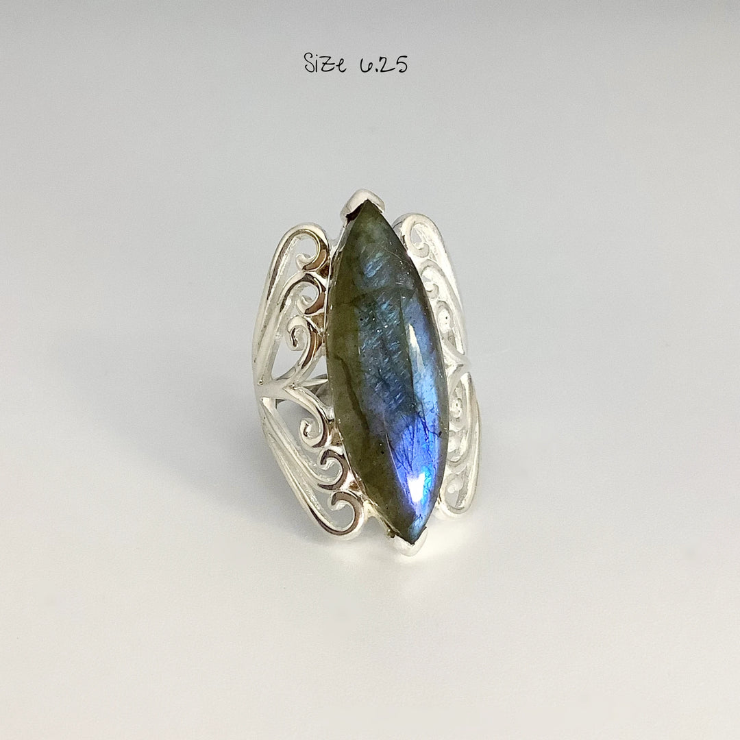 Labradorite Ring - Rocks and Gems Canada