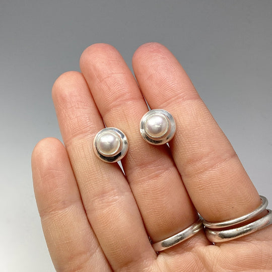 Pearl Stud Earrings - Rocks and Gems Canada