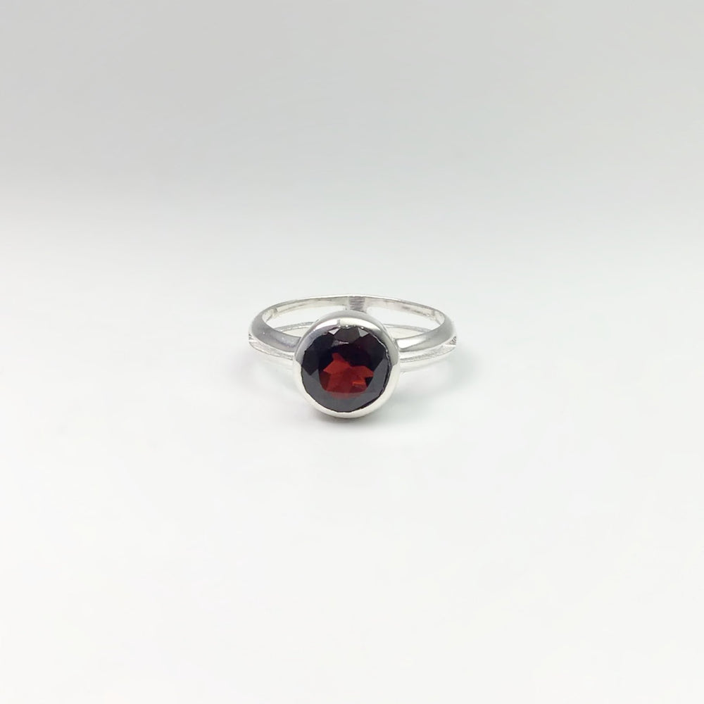 Garnet Ring - Rocks and Gems Canada