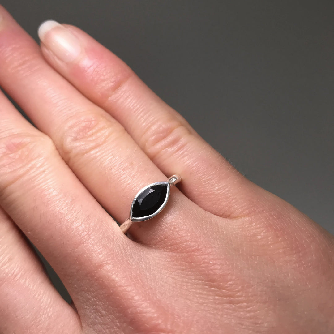 Black Onyx Ring - Rocks and Gems Canada
