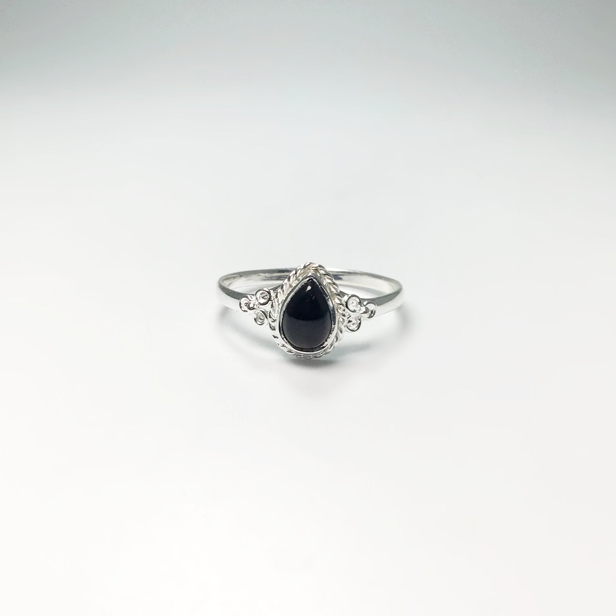 Black Onyx Ring - Rocks and Gems Canada