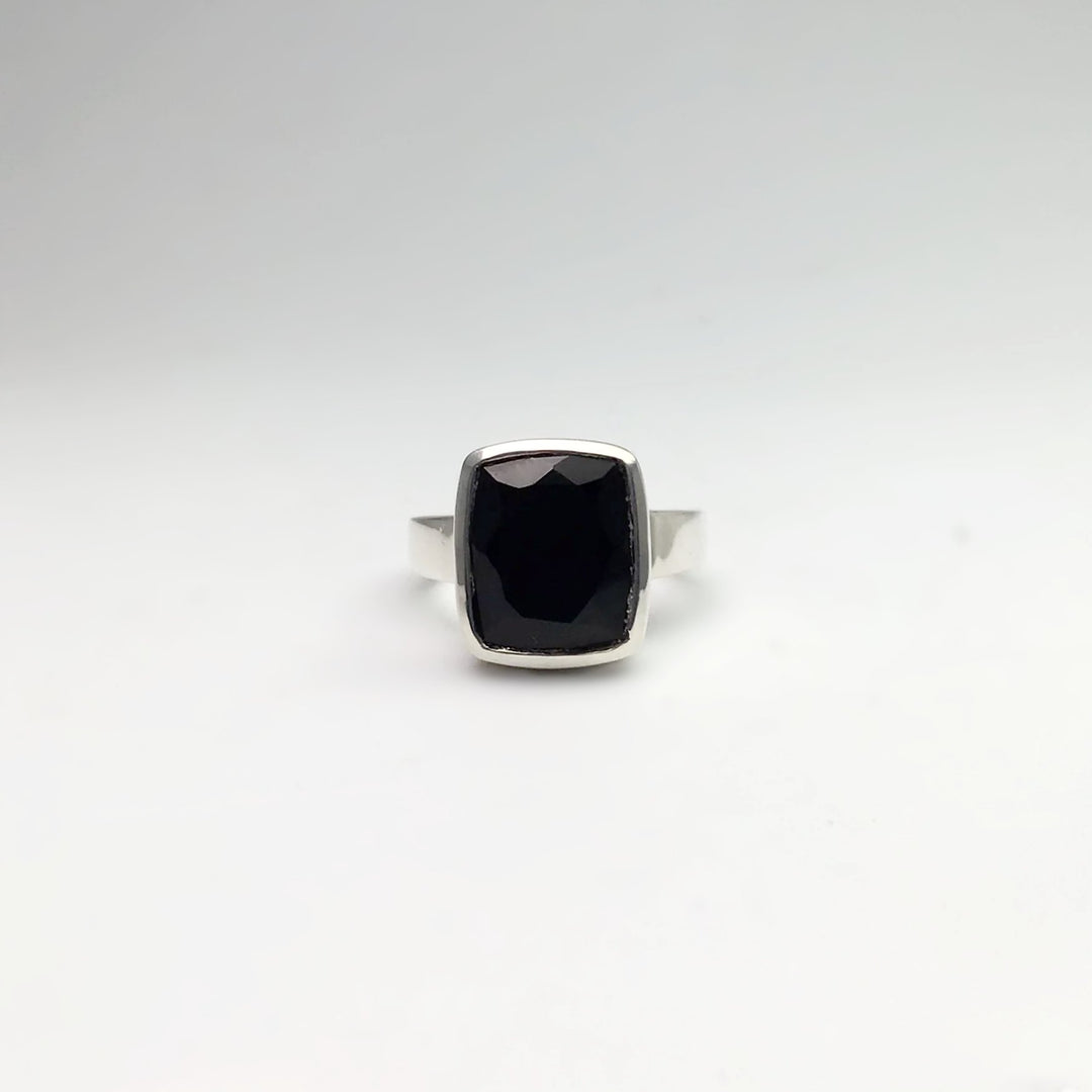 Black Onyx Ring - Rocks and Gems Canada